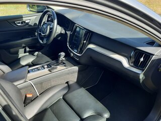 2019 Volvo V60 II, серый, 2600000 рублей, вид 4