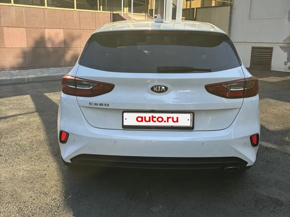 2019 Kia Ceed III, белый, 1800000 рублей - вид 4