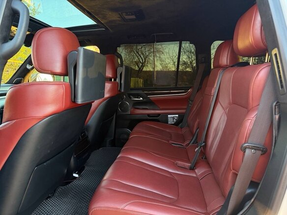 2018 Lexus LX 570 III Рестайлинг 2, белый, 9800000 рублей - вид 16