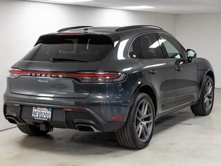 2024 Porsche Macan I Рестайлинг 2, серый, 10188576 рублей, вид 4