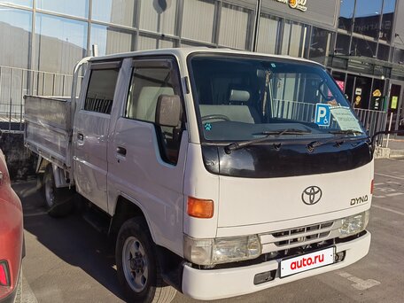 1989 Toyota Dyna, белый, 1900000 рублей, вид 2