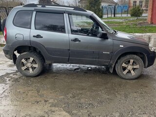 2016 Chevrolet Niva I Рестайлинг, серый, 730000 рублей, вид 5