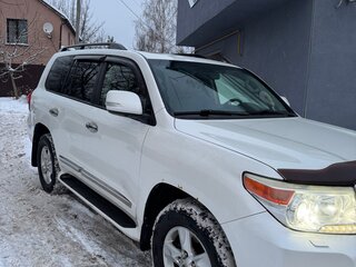 2013 Toyota Land Cruiser 200 Series Рестайлинг 1, белый, 3450000 рублей, вид 2