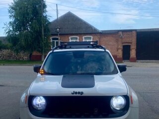 2017 Jeep Renegade Trailhawk I, белый, 2000000 рублей, вид 2