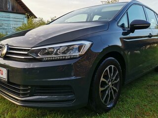 2019 Volkswagen Touran II, серый, 1900000 рублей, вид 1