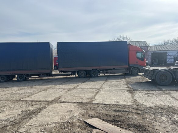 2002 Iveco Stralis, красный, 1000000 рублей - вид 2