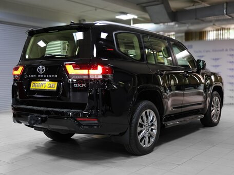 2022 Toyota Land Cruiser 300 Series, чёрный, 13900000 рублей, вид 2