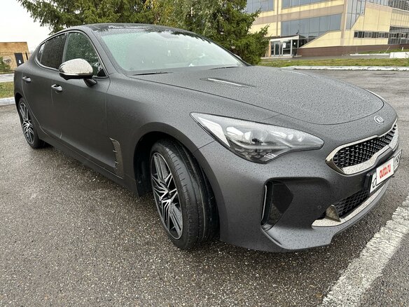 2021 Kia Stinger I Рестайлинг, серый, 3249000 рублей - вид 2