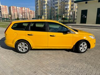 2011 Ford Focus II Рестайлинг, жёлтый, 320000 рублей, вид 4