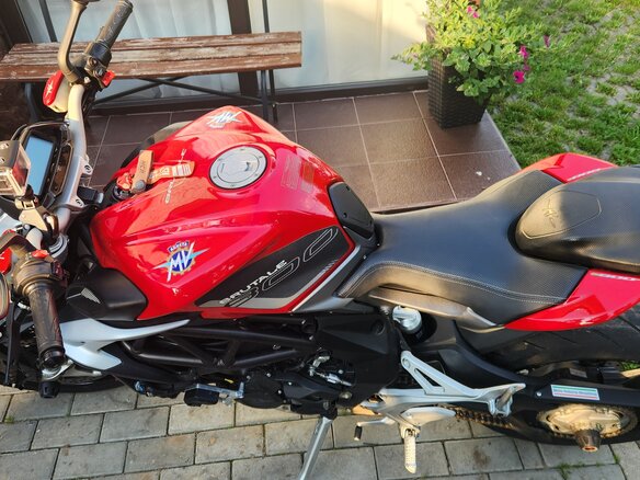 2016 MV Agusta Brutale 800, красный, 899000 рублей - вид 12