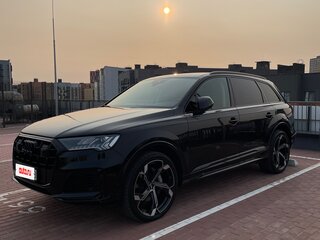 2020 Audi Q7 55 TFSI II (4M) Рестайлинг, чёрный, 4200000 рублей, вид 4
