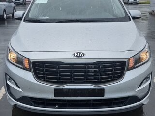 2019 Kia Carnival III, серебристый, 3000000 рублей, вид 2