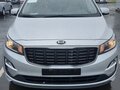 2019 Kia Carnival III, серебристый, 3000000 рублей - вид 1