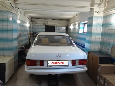 1983 Mercedes-Benz S-Класс 380 II (W126), белый, 1250000 рублей, вид 5