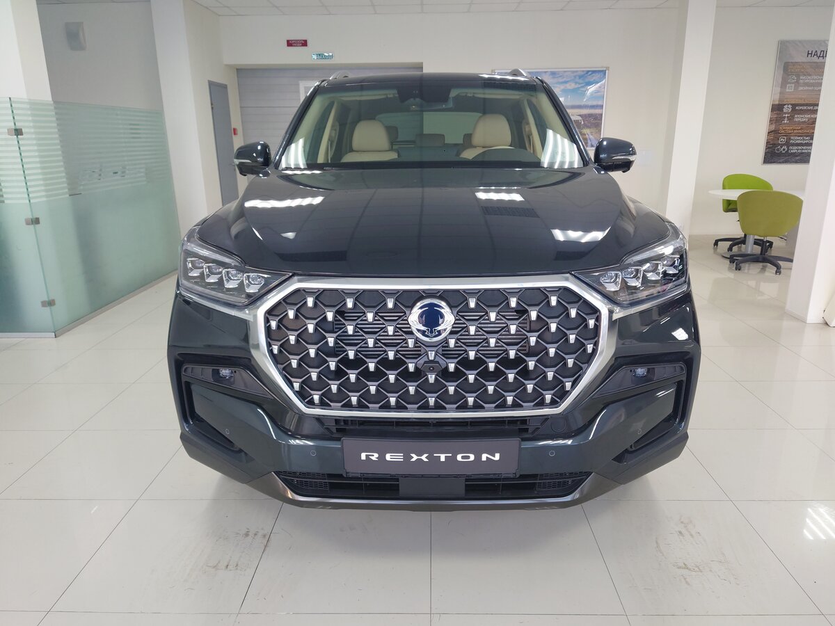 Открыть фотографии: KGM Rexton