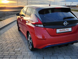 2018 Nissan Leaf II (ZE1), красный, 1100000 рублей, вид 4