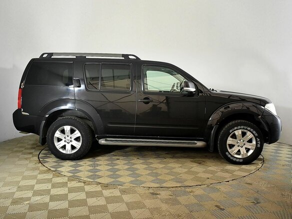 2011 Nissan Pathfinder III Рестайлинг, чёрный - вид 2