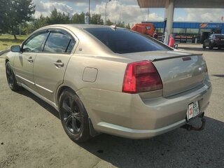 2005 Mitsubishi Galant IX, золотистый, 600000 рублей, вид 3