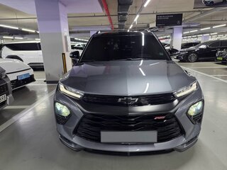 2023 Chevrolet TrailBlazer III, серый, 1662000 рублей, вид 4