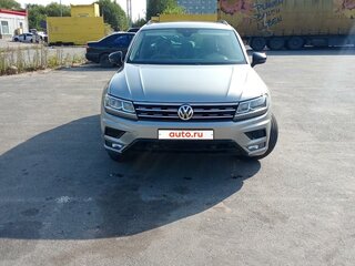 2019 Volkswagen Tiguan II, серебристый, 1900000 рублей, вид 3