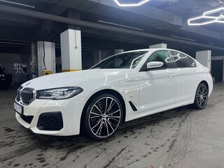 2020 BMW 5 серии 530d xDrive VII (G30/G31/G38) Рестайлинг, белый, 5500000 рублей, вид 4