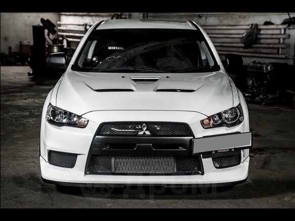 2010 Mitsubishi Lancer Evolution X, белый, 5000000 рублей