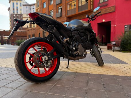 2021 Ducati Monster 937, серый, 1030000 рублей, вид 4