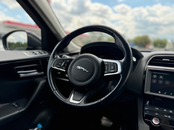 2018 Jaguar F-Pace I, чёрный, 3399000 рублей - вид 16