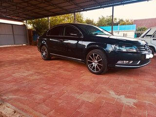 2011 Volkswagen Passat B7, чёрный, 829999 рублей, вид 2