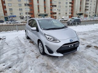 2019 Toyota Aqua I Рестайлинг 2, серебристый, 1295000 рублей, вид 3