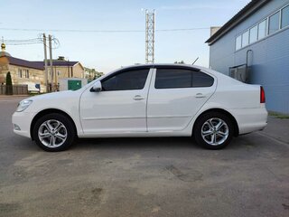 2011 Skoda Octavia II (A5) Рестайлинг, белый, 990000 рублей, вид 3