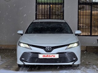 2020 Toyota Camry VIII (XV70), белый, 3400000 рублей, вид 2