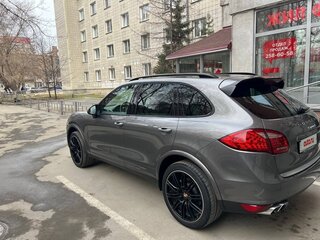 2012 Porsche Cayenne S II (958), серый, 4000000 рублей, вид 2