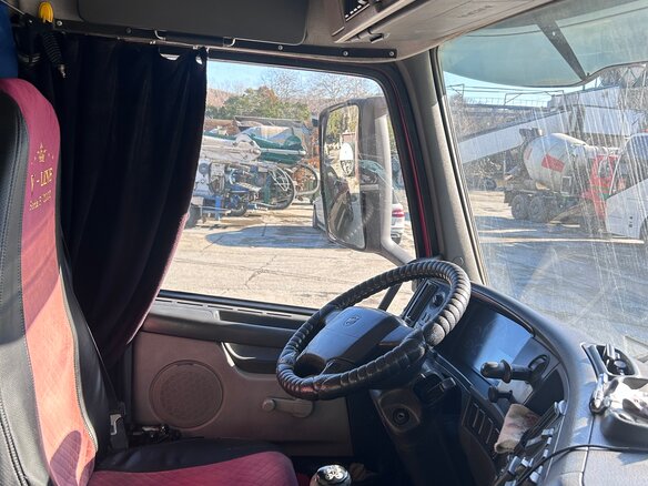 2007 Volvo FM, красный, 2500000 рублей - вид 14