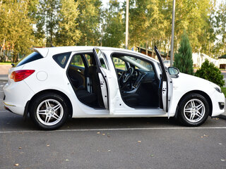 2013 Opel Astra J Рестайлинг, белый, 891501 рублей, вид 4