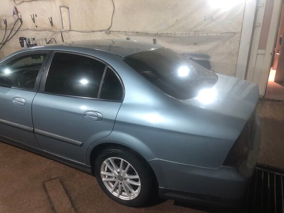 2005 Chevrolet Evanda, серый, 500000 рублей - вид 3