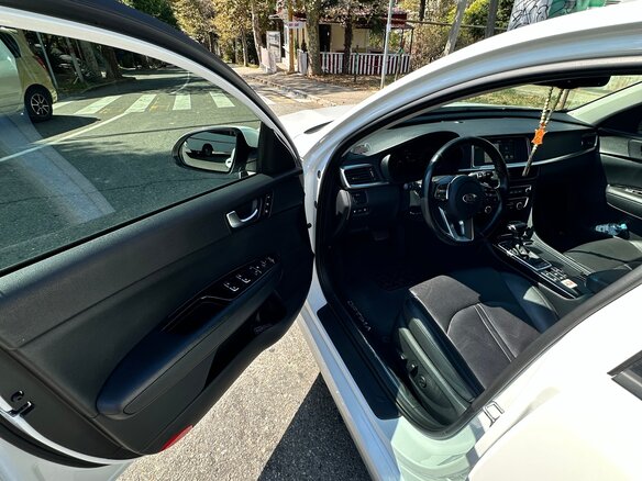 2019 Kia Optima IV Рестайлинг, белый, 2100000 рублей - вид 13