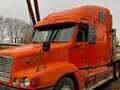 2002 Freightliner Century Class, оранжевый, 1100000 рублей