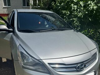 2014 Hyundai Solaris I Рестайлинг, серебристый, 1050000 рублей, вид 2