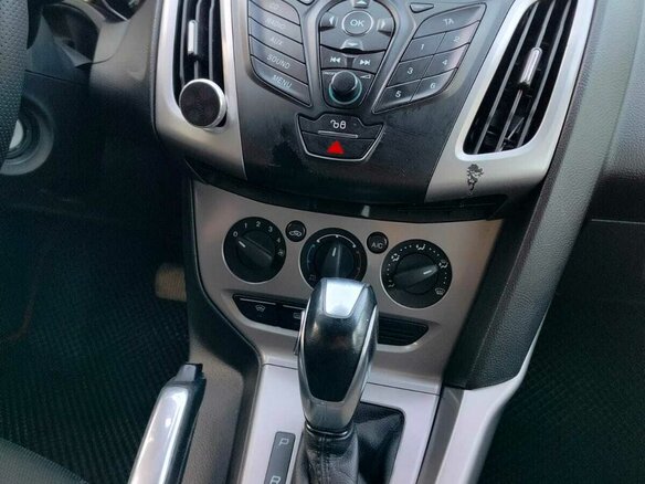 2013 Ford Focus III, белый, 849000 рублей - вид 9