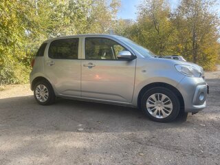 2019 Toyota Passo III Рестайлинг, серебристый, 1070000 рублей, вид 3