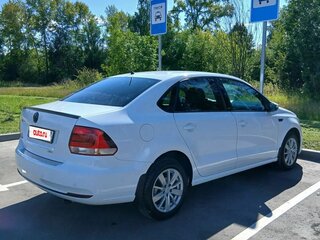 2016 Volkswagen Polo V Рестайлинг, белый, 1050000 рублей, вид 4