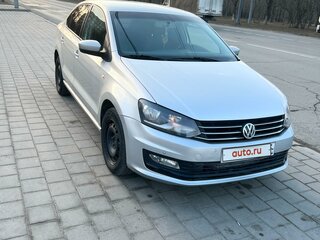2015 Volkswagen Polo V Рестайлинг, серебристый, 1100000 рублей, вид 2