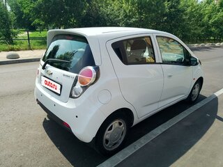 2012 Chevrolet Spark III, белый, 750000 рублей, вид 2