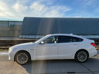 2010 BMW 5 серии Gran Turismo 530d xDrive VI (F10/F11/F07), белый, 2590000 рублей, вид 1