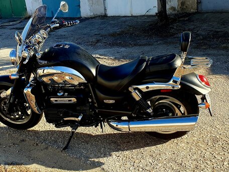 2011 Triumph Rocket 3, чёрный, 900000 рублей, вид 3