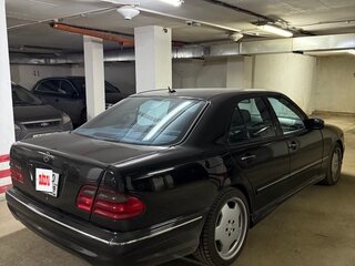 2001 Mercedes-Benz E-Класс 320 II (W210, S210) Рестайлинг, серебристый, 1340000 рублей, вид 4
