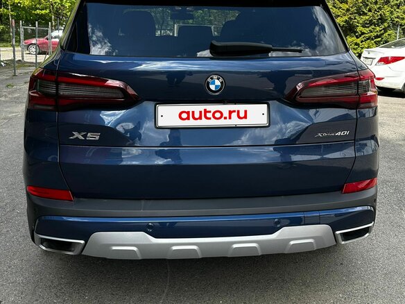 2021 BMW X5 40i IV (G05/G18), синий, 8450000 рублей - вид 3