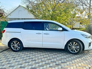 2018 Kia Carnival III, белый, 2790000 рублей, вид 5
