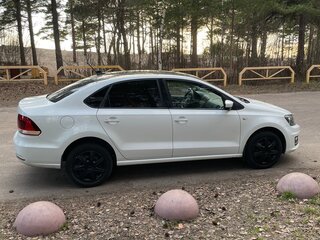 2019 Volkswagen Polo V Рестайлинг, белый, 800000 рублей, вид 2